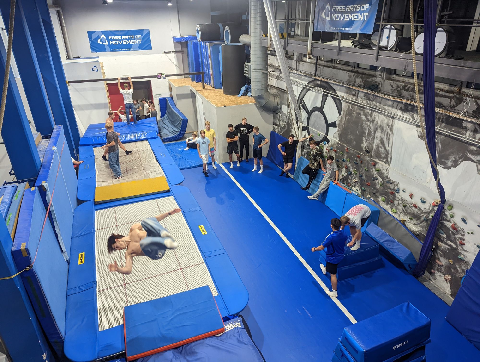 Erlebniskraftwerk Sprung Trampolin